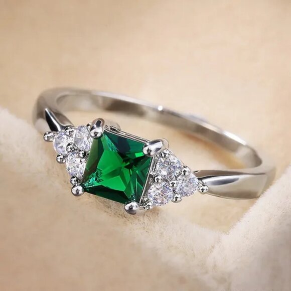 Beautiful Emerald and CZ Accent Stone Ring - Picture 1 of 5